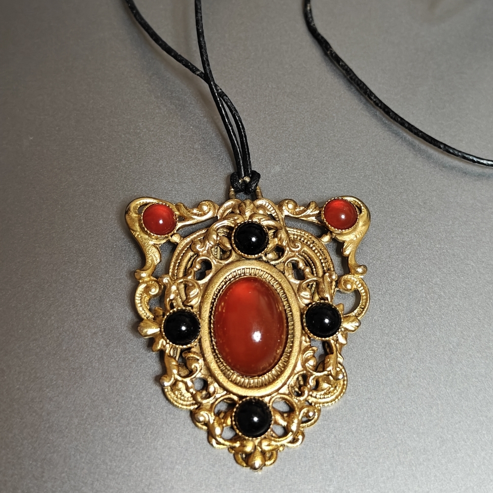 Rare Andrew Spingarn NY Gripoix Glass Pendant Necklace